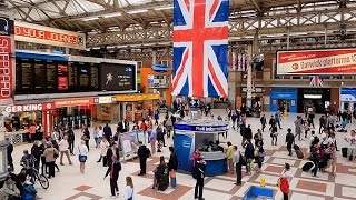 A Walk Through The London Victoria Station London England [upl. by Ludwog]